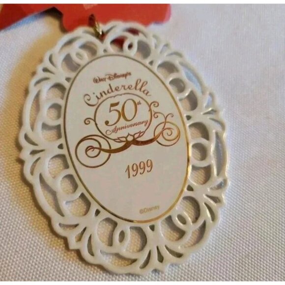 Disney A Christmas To Remember 50th Anniversary Cinderella Ornament 1999 3.5in - Picture 2 of 4